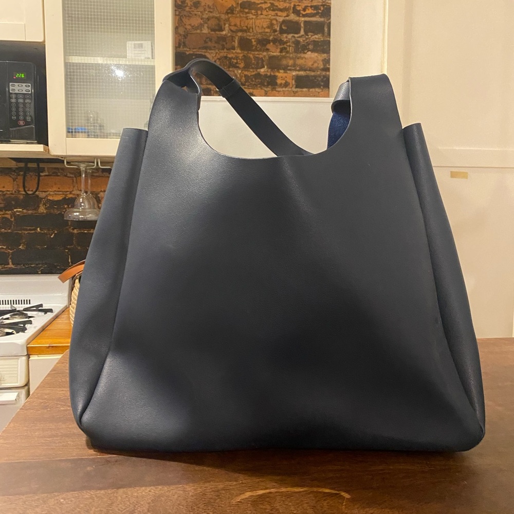 Blue tote bag